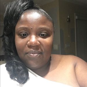 Meet your Posher, Monica